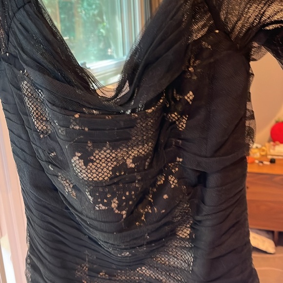 New with tags, Monique Lhuillier size 4 dress - Picture 7 of 13